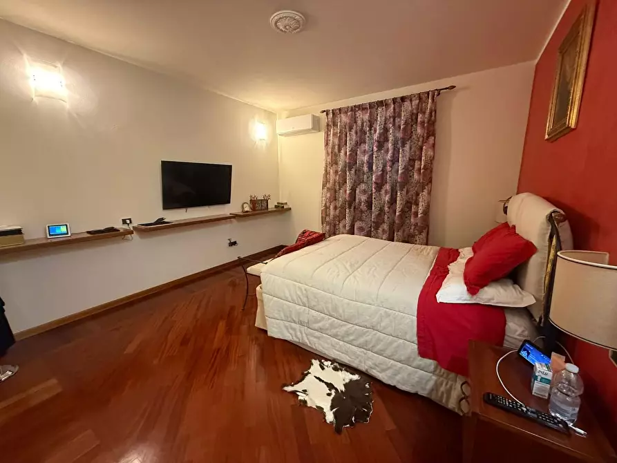 Immagine 27 di Villa in vendita  a Fucecchio