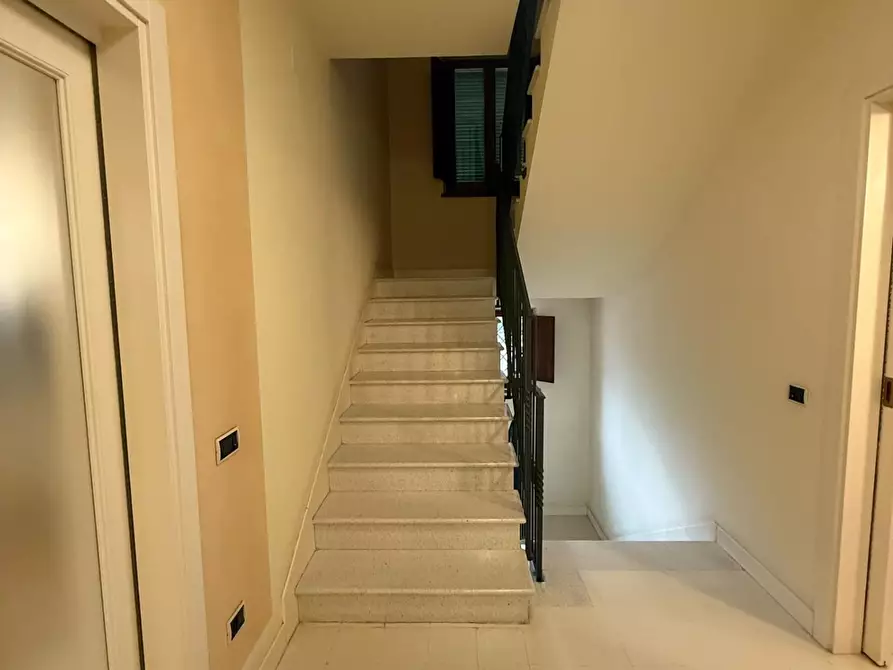 Immagine 3 di Villa in vendita  a Fucecchio