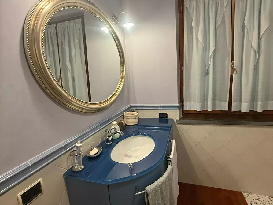 Immagine 25 di Villa in vendita  a Fucecchio