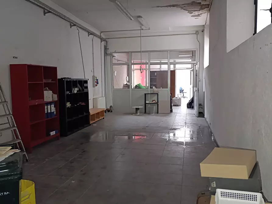 Immagine 3 di Laboratorio in vendita  a Torino