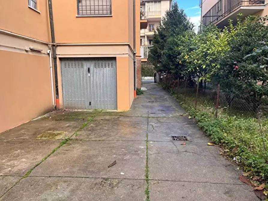 Immagine 12 di Appartamento in vendita  a Pisa