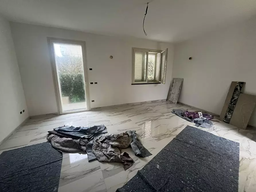 Immagine 31 di Villa in vendita  a Lucca