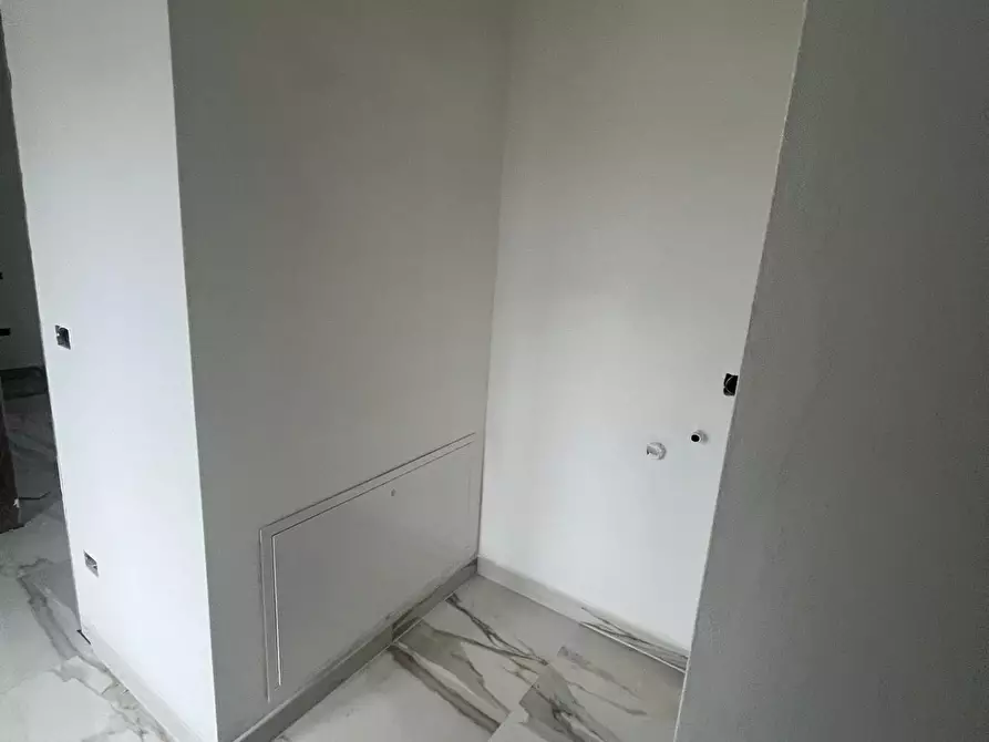 Immagine 23 di Villa in vendita  a Lucca