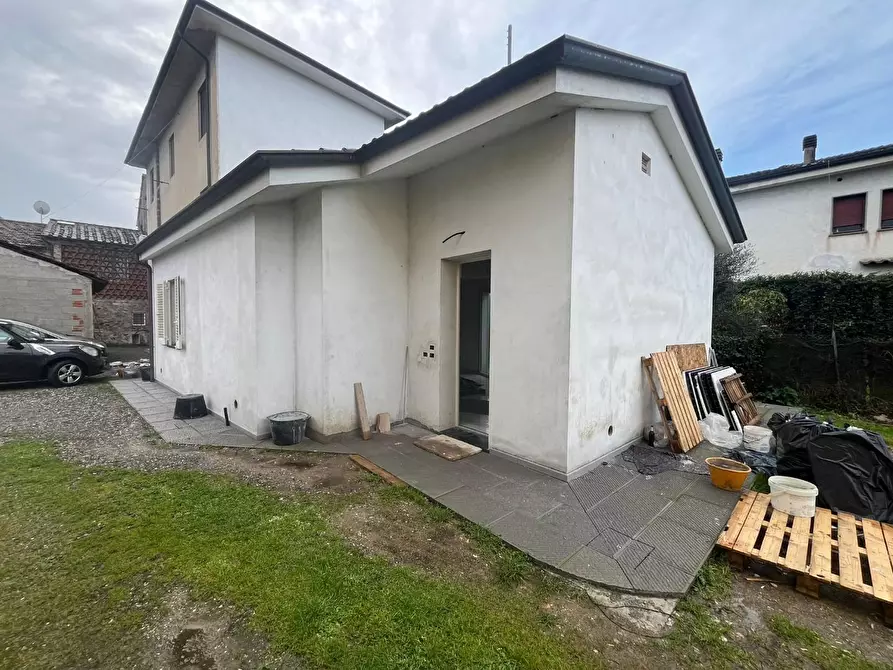 Immagine 14 di Villa in vendita  a Lucca