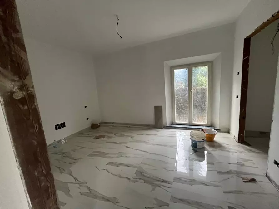 Immagine 8 di Villa in vendita  a Lucca