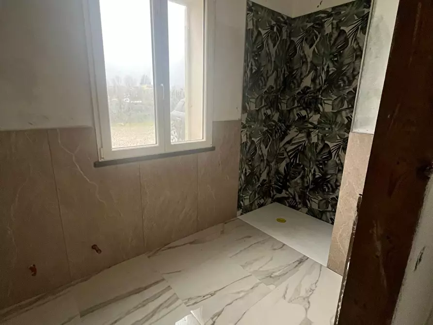 Immagine 33 di Villa in vendita  a Lucca