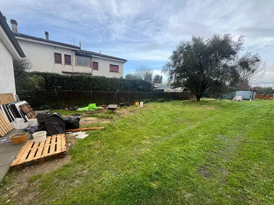 Immagine 15 di Villa in vendita  a Lucca