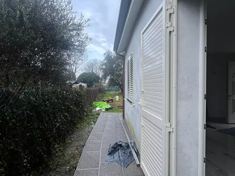 Immagine 17 di Villa in vendita  a Lucca