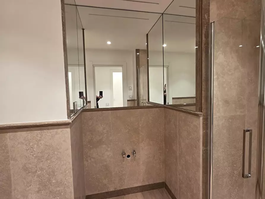 Immagine 34 di Appartamento in vendita  a Viareggio