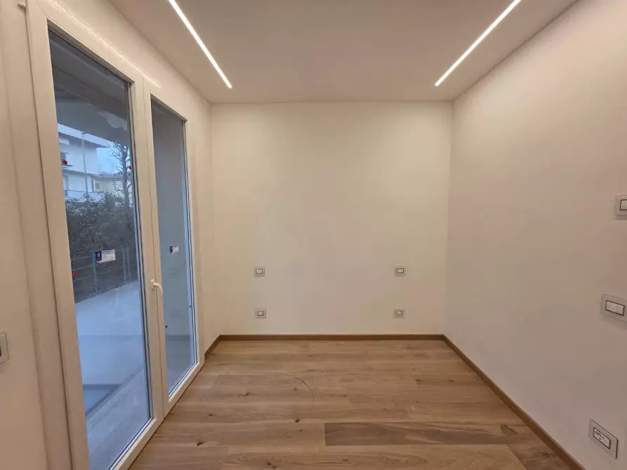 Immagine 17 di Appartamento in vendita  a Viareggio