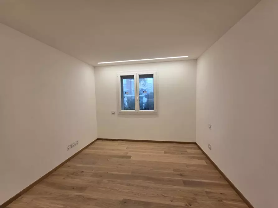 Immagine 26 di Appartamento in vendita  a Viareggio