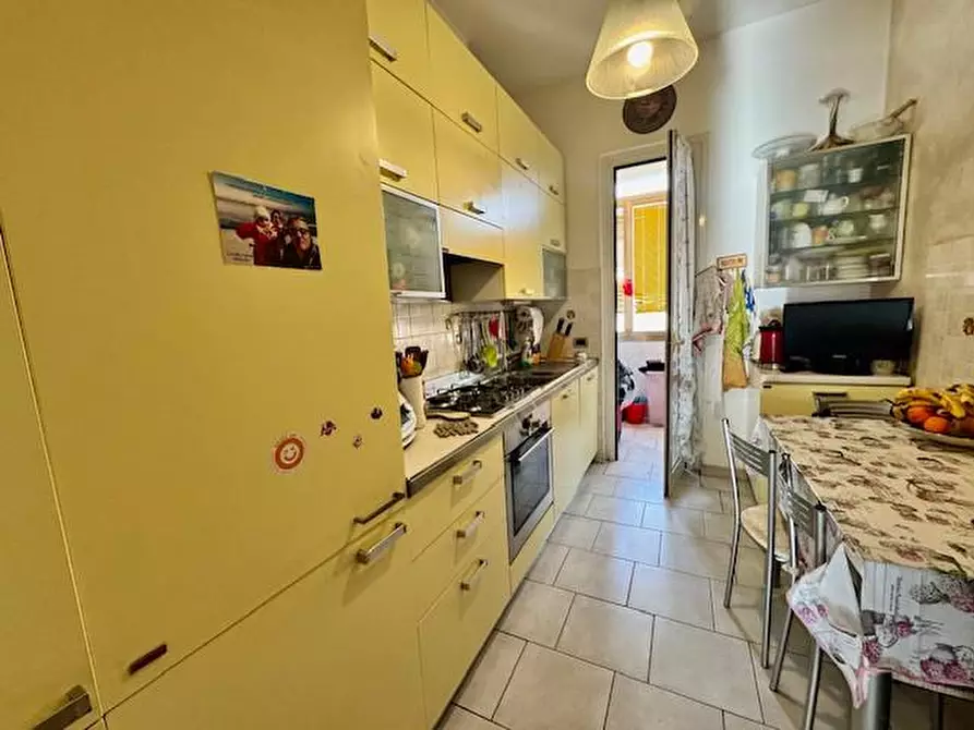 Immagine 4 di Appartamento in vendita  a Carrara