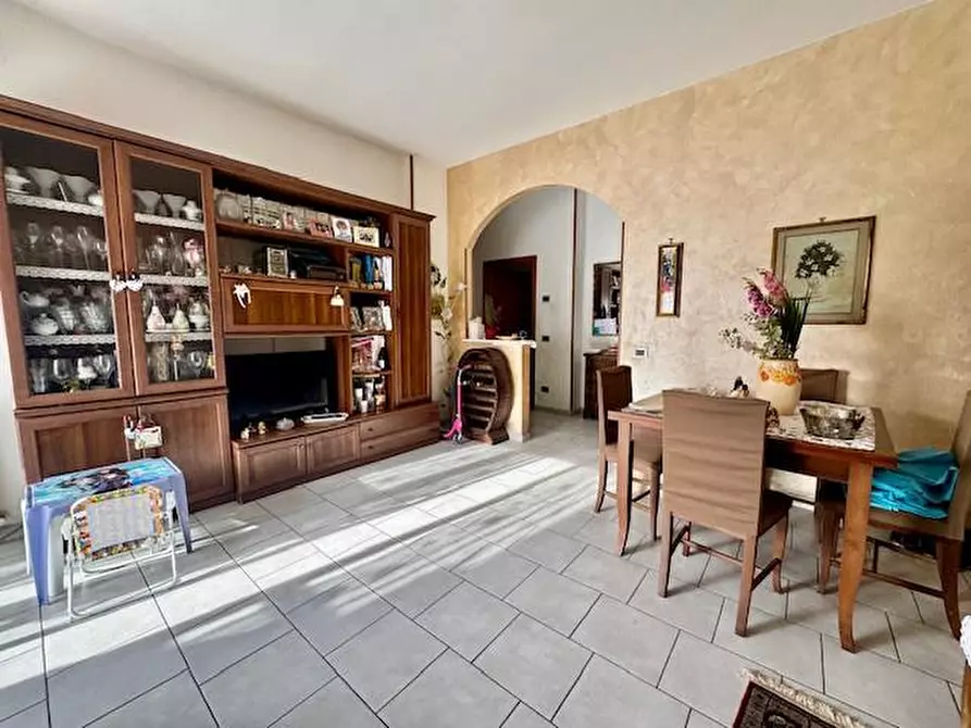 Immagine 3 di Appartamento in vendita  a Carrara