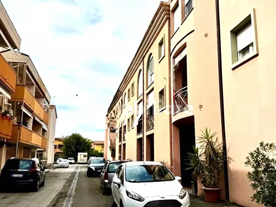 Immagine 1 di Villetta a schiera in vendita  a Vecchiano