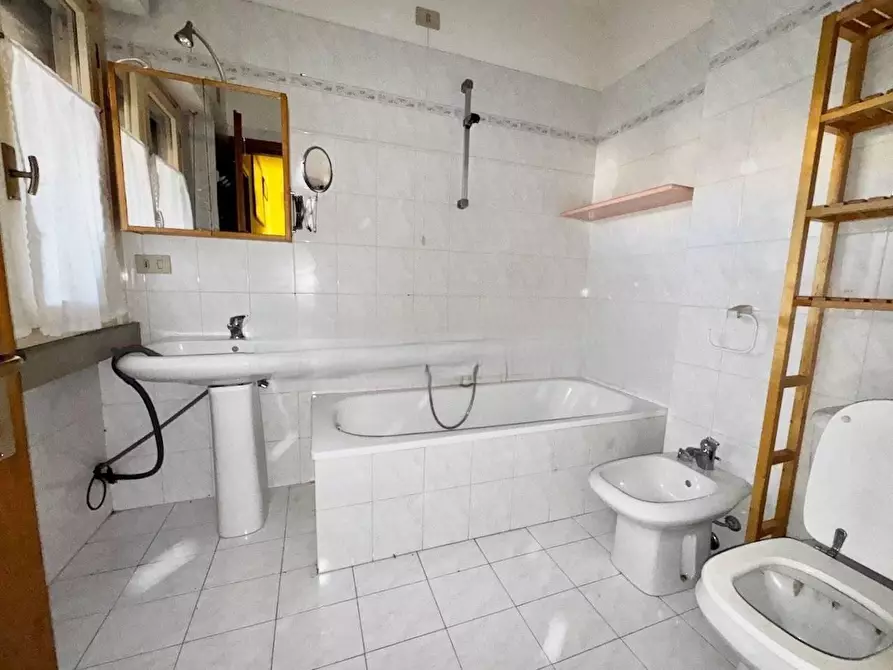 Immagine 23 di Villetta a schiera in vendita  a Vecchiano