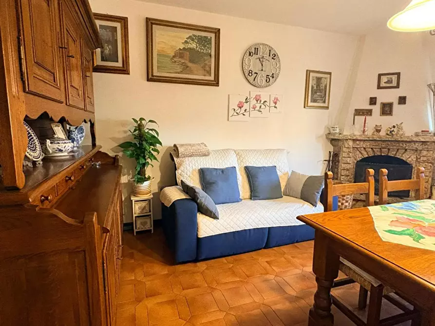 Immagine 2 di Appartamento in vendita  a Cecina