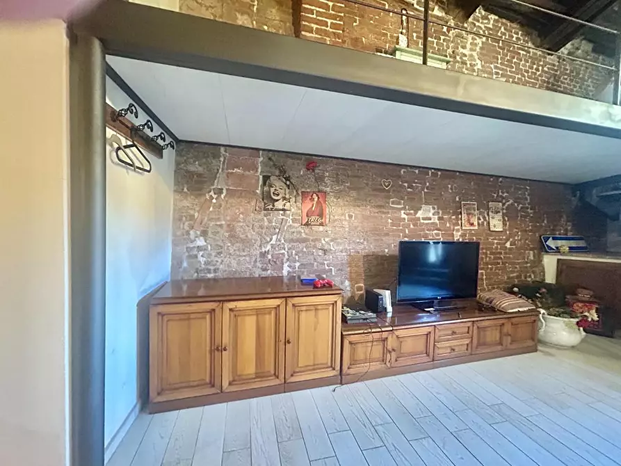 Immagine 11 di Ufficio in vendita  a Siena