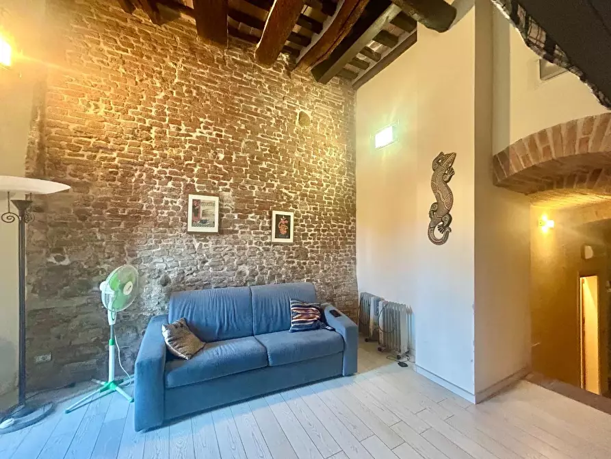 Immagine 9 di Ufficio in vendita  a Siena