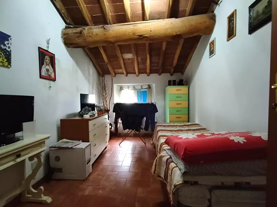 Immagine 21 di Appartamento in vendita  a Lucca