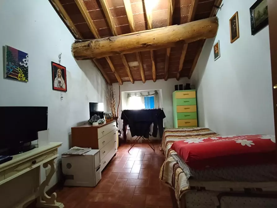 Immagine 20 di Appartamento in vendita  a Lucca