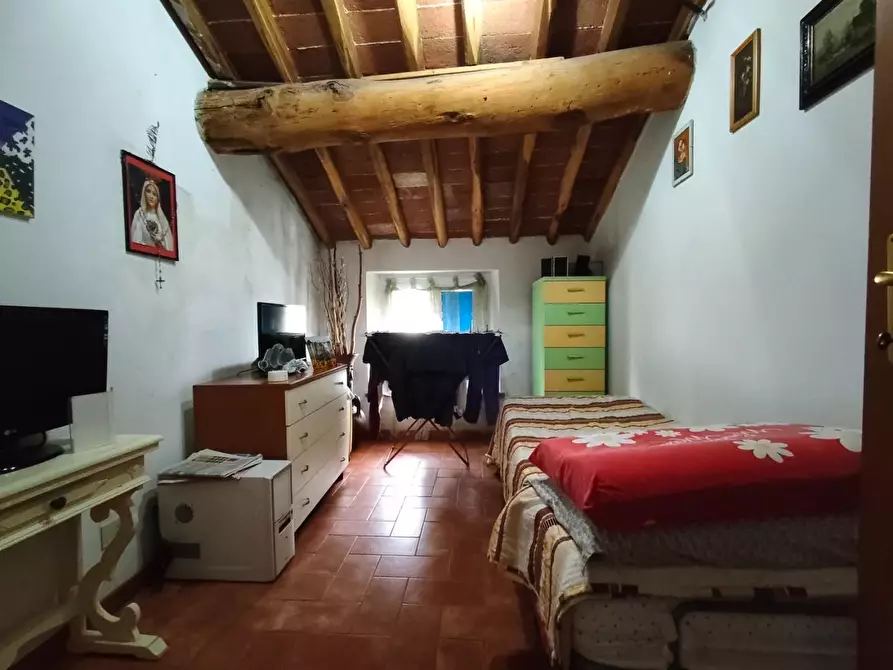 Immagine 22 di Appartamento in vendita  a Lucca