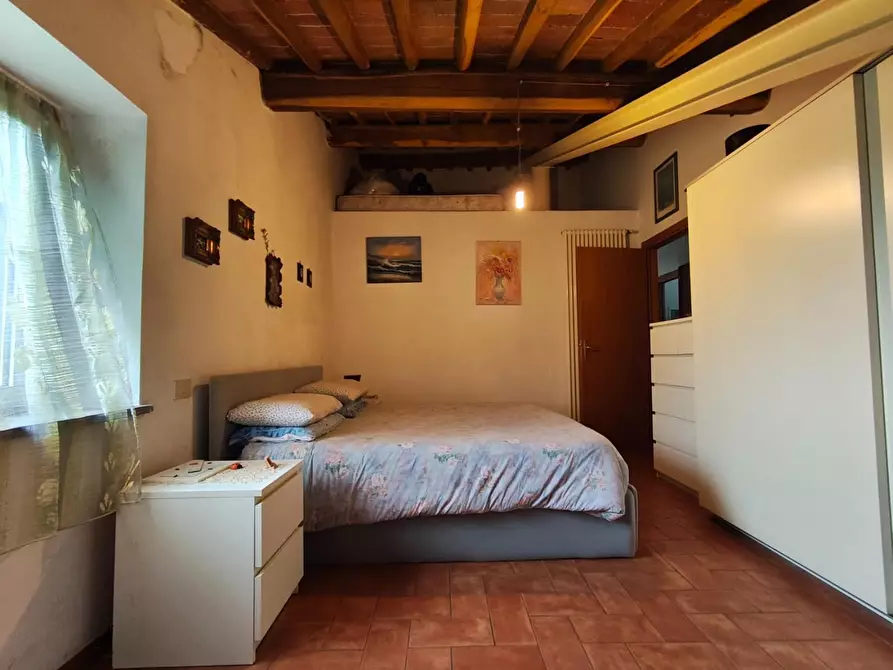 Immagine 16 di Appartamento in vendita  a Lucca