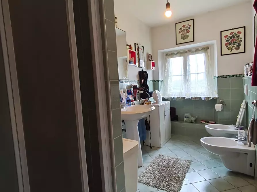 Immagine 8 di Appartamento in vendita  a Lucca