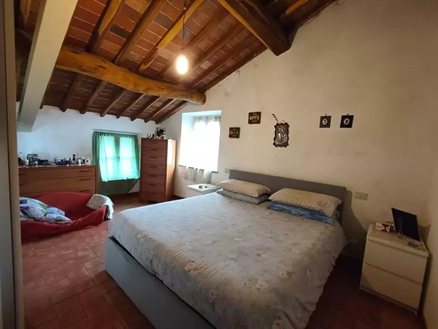 Immagine 18 di Appartamento in vendita  a Lucca