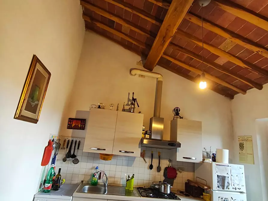 Immagine 11 di Appartamento in vendita  a Lucca