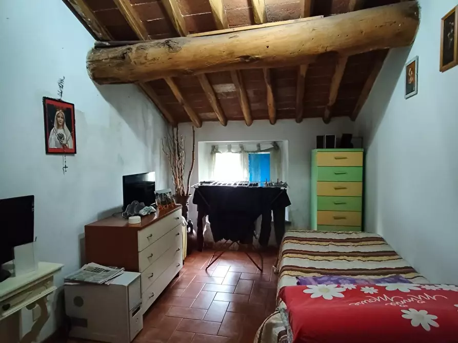 Immagine 19 di Appartamento in vendita  a Lucca