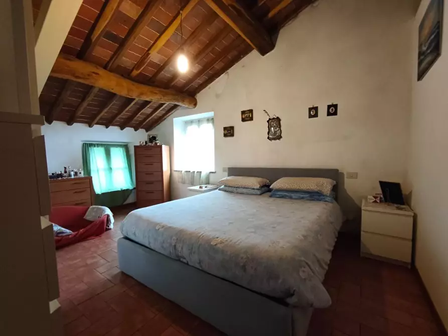 Immagine 17 di Appartamento in vendita  a Lucca