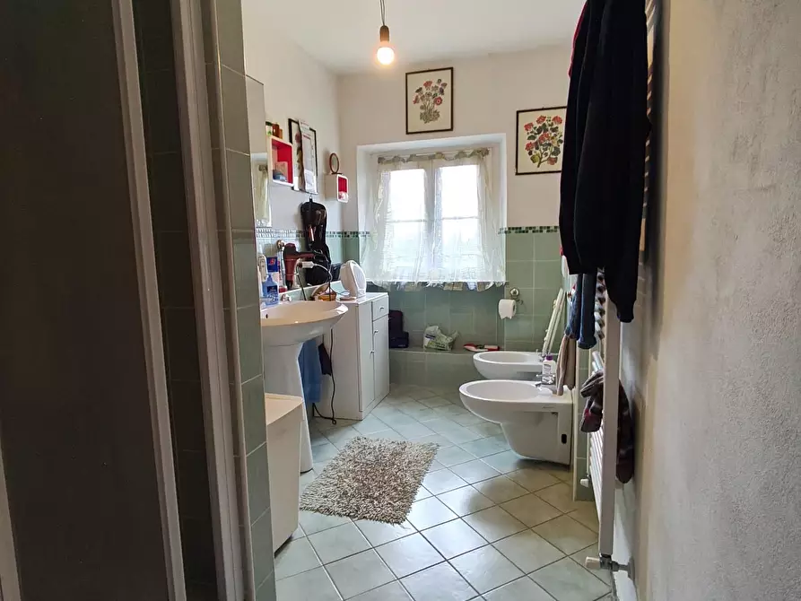 Immagine 7 di Appartamento in vendita  a Lucca