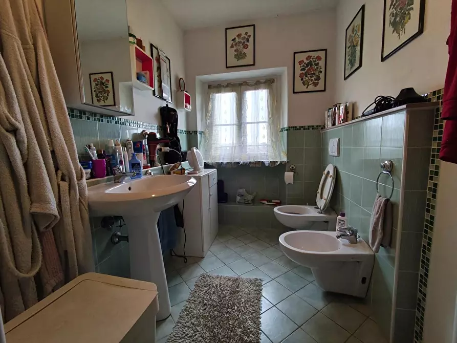 Immagine 9 di Appartamento in vendita  a Lucca