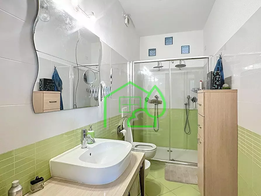 Immagine 8 di Appartamento in vendita  a Viareggio