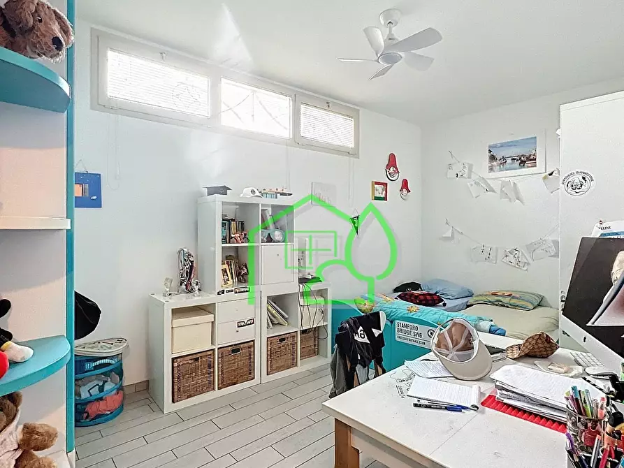 Immagine 9 di Appartamento in vendita  a Viareggio