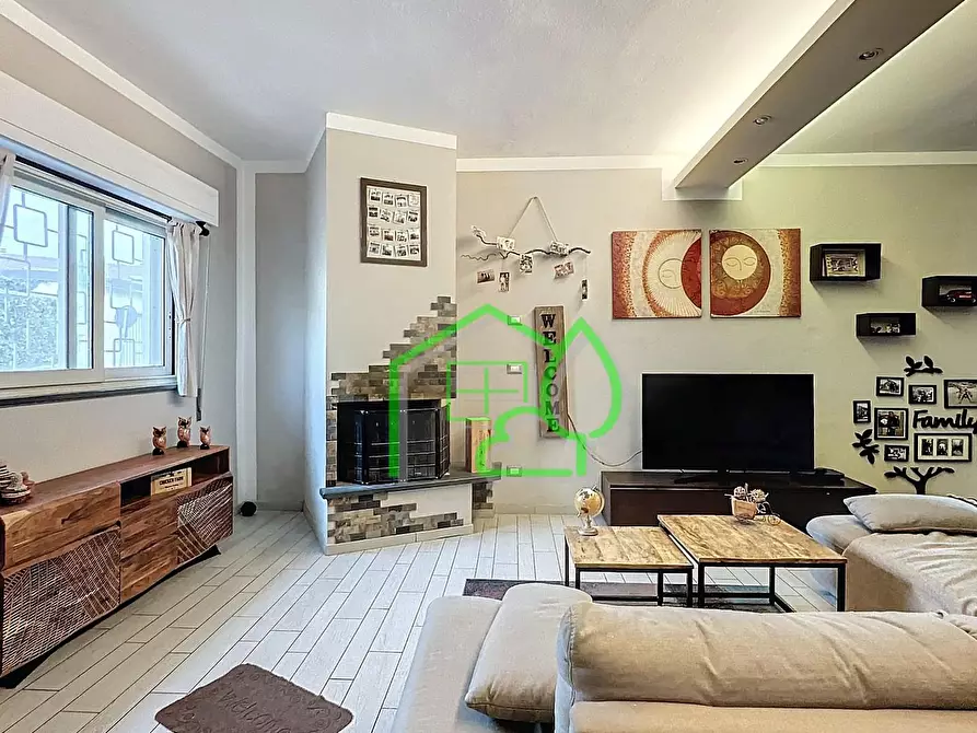 Immagine 1 di Appartamento in vendita  a Viareggio