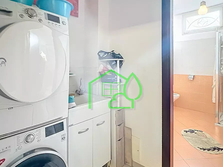 Immagine 12 di Appartamento in vendita  a Viareggio