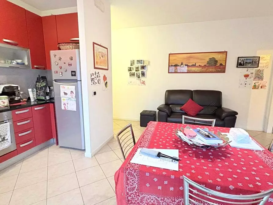 Immagine 8 di Appartamento in vendita  a Lucca