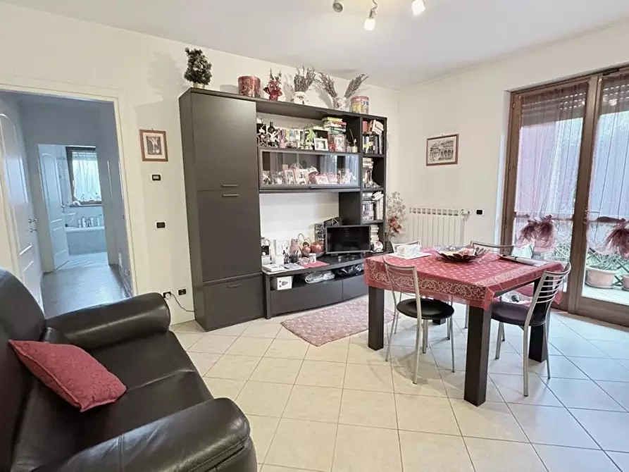 Immagine 4 di Appartamento in vendita  a Lucca