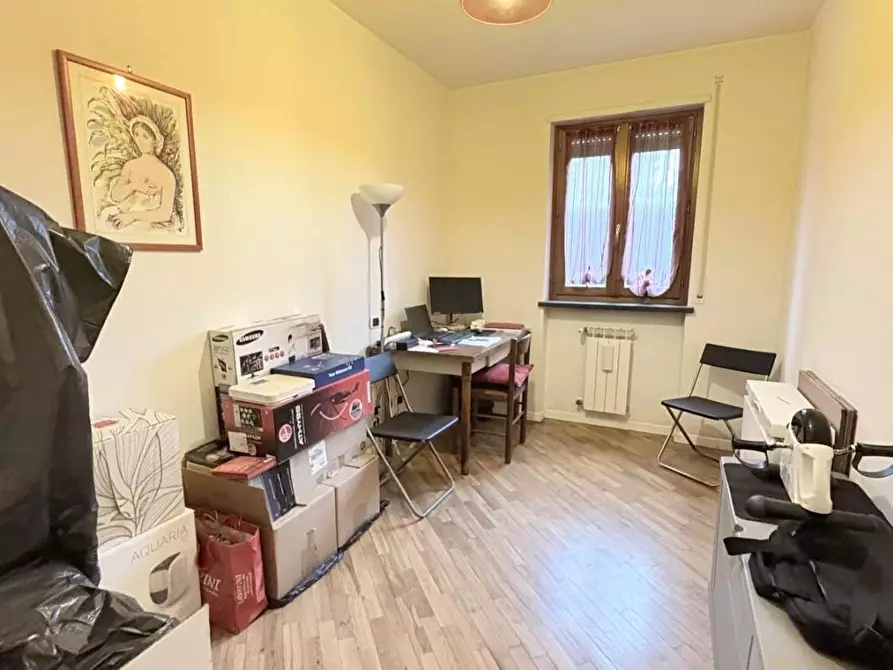 Immagine 10 di Appartamento in vendita  a Lucca