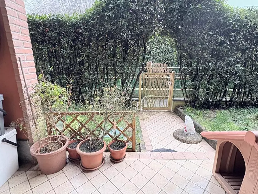 Immagine 15 di Appartamento in vendita  a Lucca