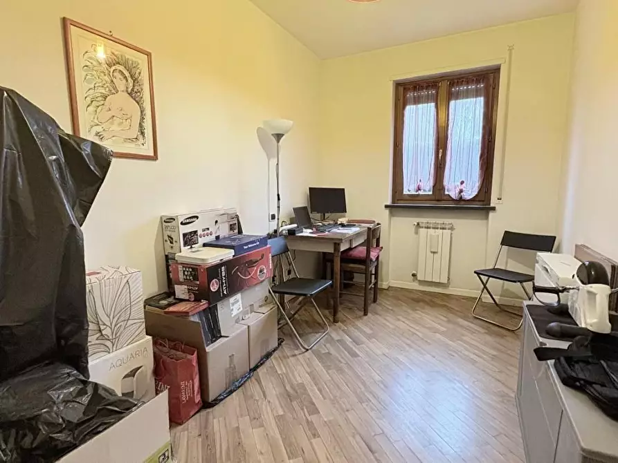 Immagine 11 di Appartamento in vendita  a Lucca