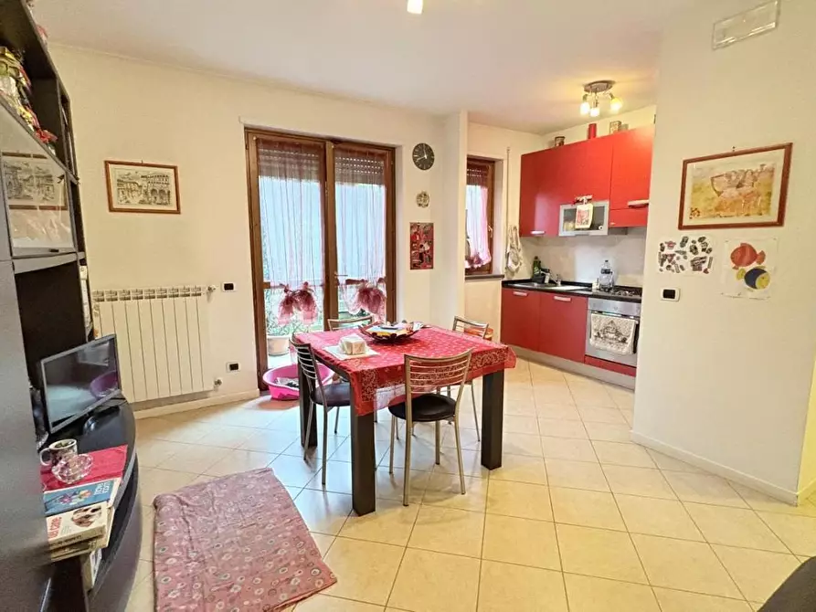 Immagine 2 di Appartamento in vendita  a Lucca