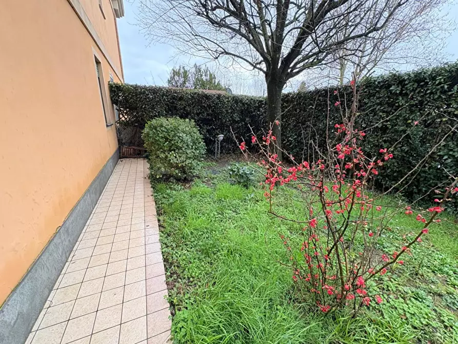 Immagine 18 di Appartamento in vendita  a Lucca