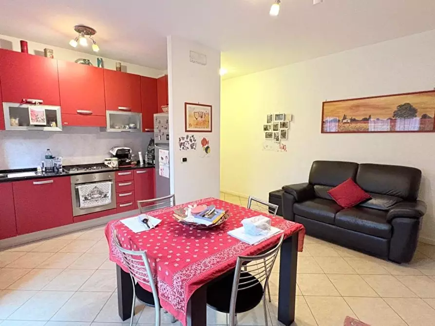 Immagine 6 di Appartamento in vendita  a Lucca