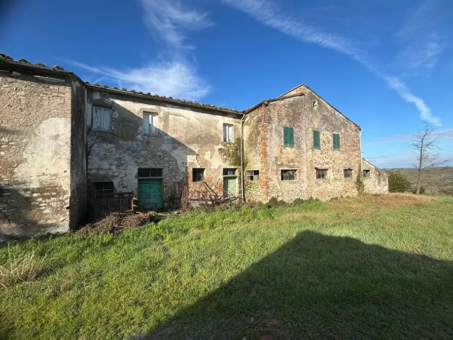 Immagine 8 di Casa colonica in vendita  a Volterra