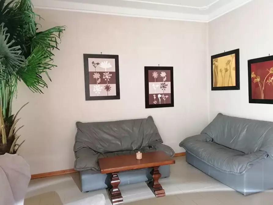 Immagine 3 di Appartamento in vendita  a Carrara