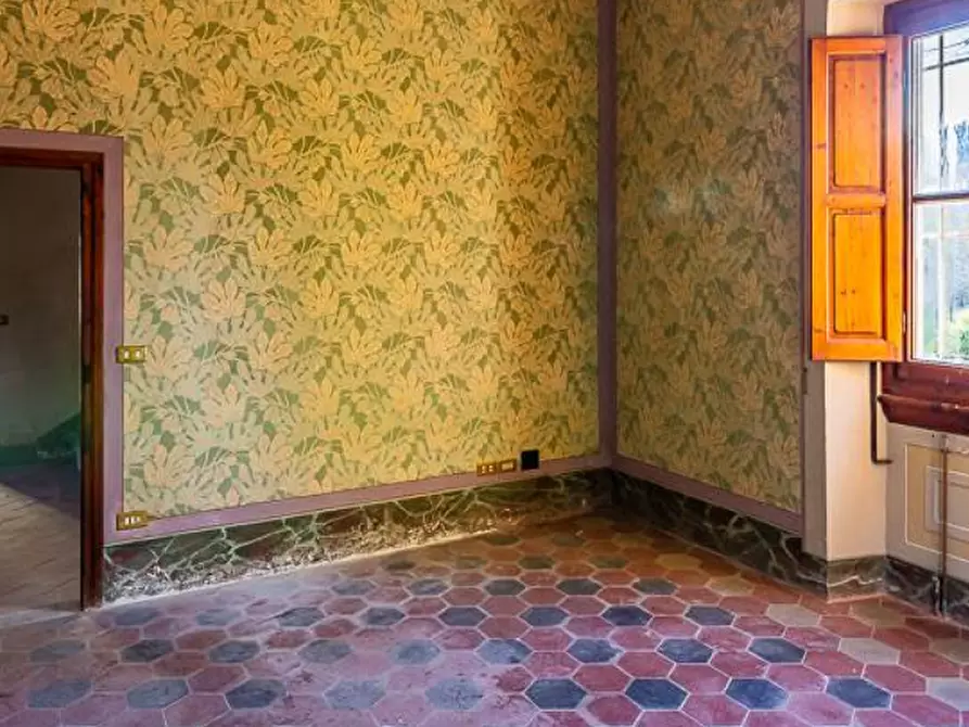 Immagine 46 di Villa in vendita  a Rufina