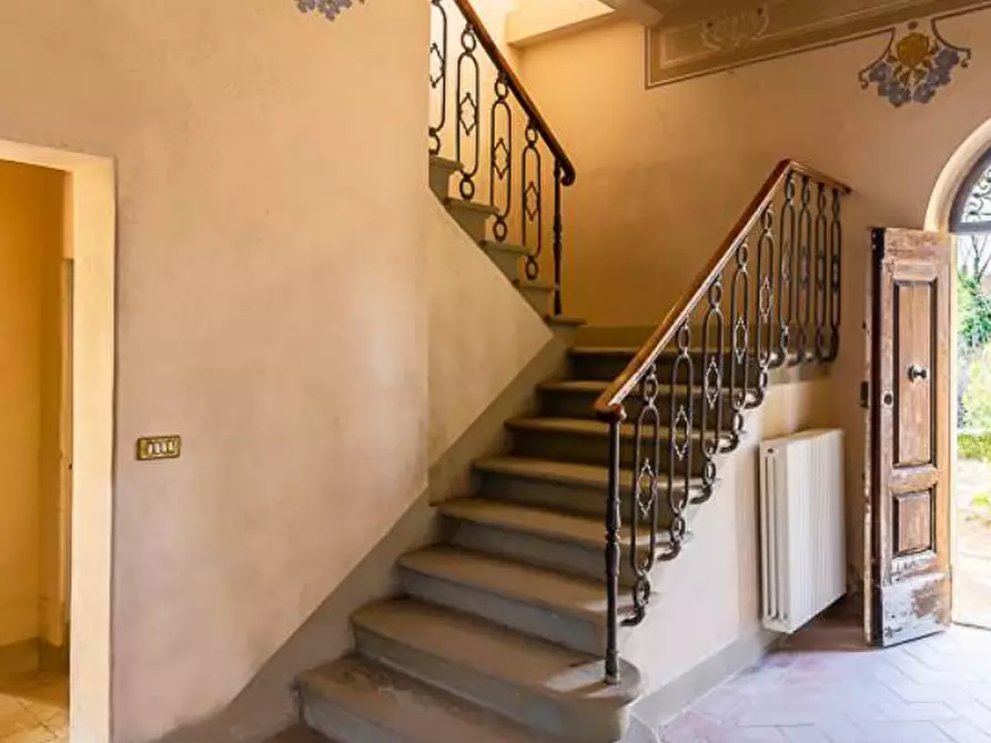 Immagine 48 di Villa in vendita  a Rufina