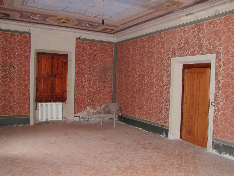 Immagine 17 di Villa in vendita  a Rufina